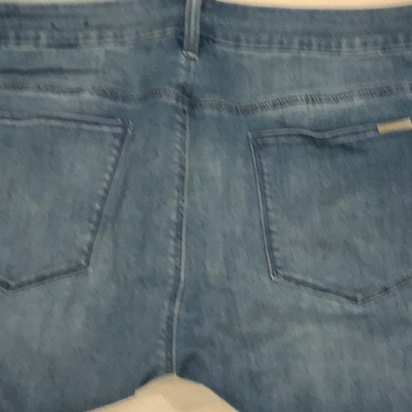 Chicos, The So Slimming Girlfriend Ankle with patches on legs.  Chicos size 3 - Picture 4 of 4